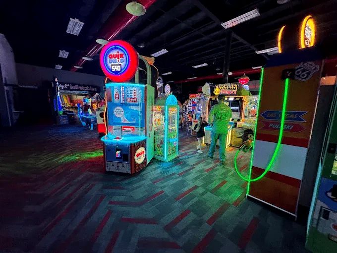 Testy Lokalizacyjne: Resident Evil 2: Dead Shot (Capcom/Bandai Namco), Pop'n Music (Konami), Forklift Frenzy (Bay Tek)